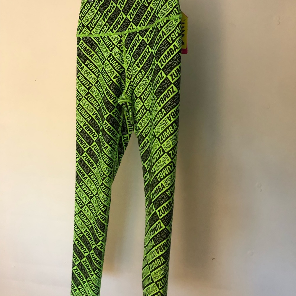 New with tags- authentic Zumba EST. 01 Printed High Waisted Ankle Leggings.